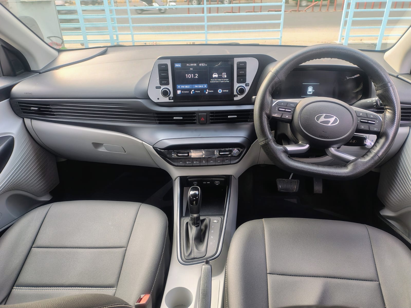 Hyundai-I20 Sportz 1.2 - White