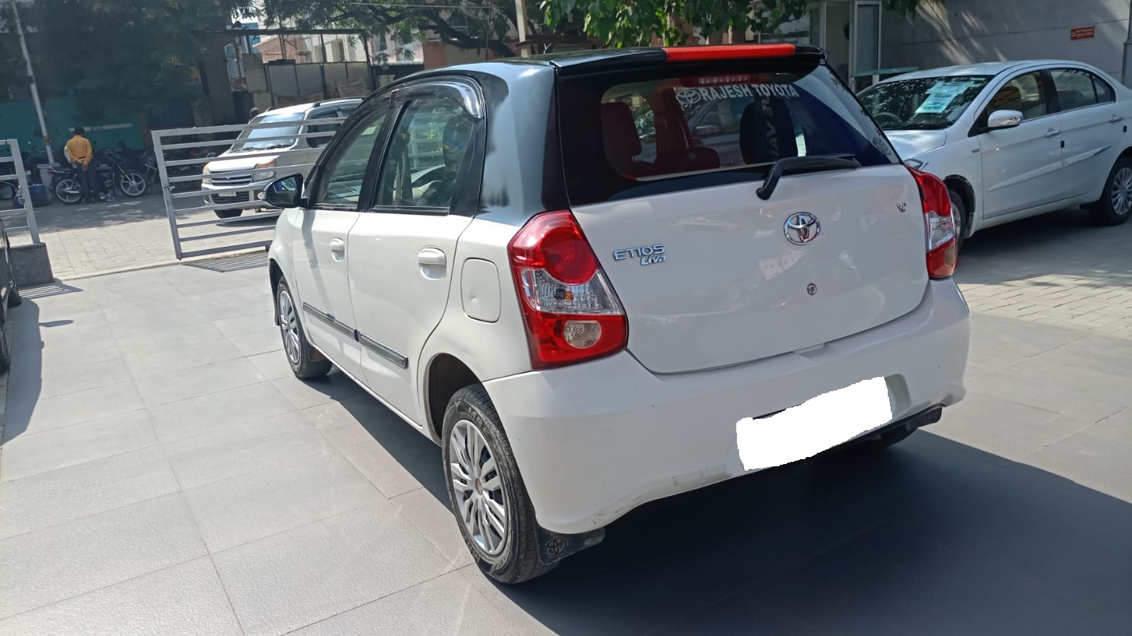 Toyota Etios Liva 1.2 V