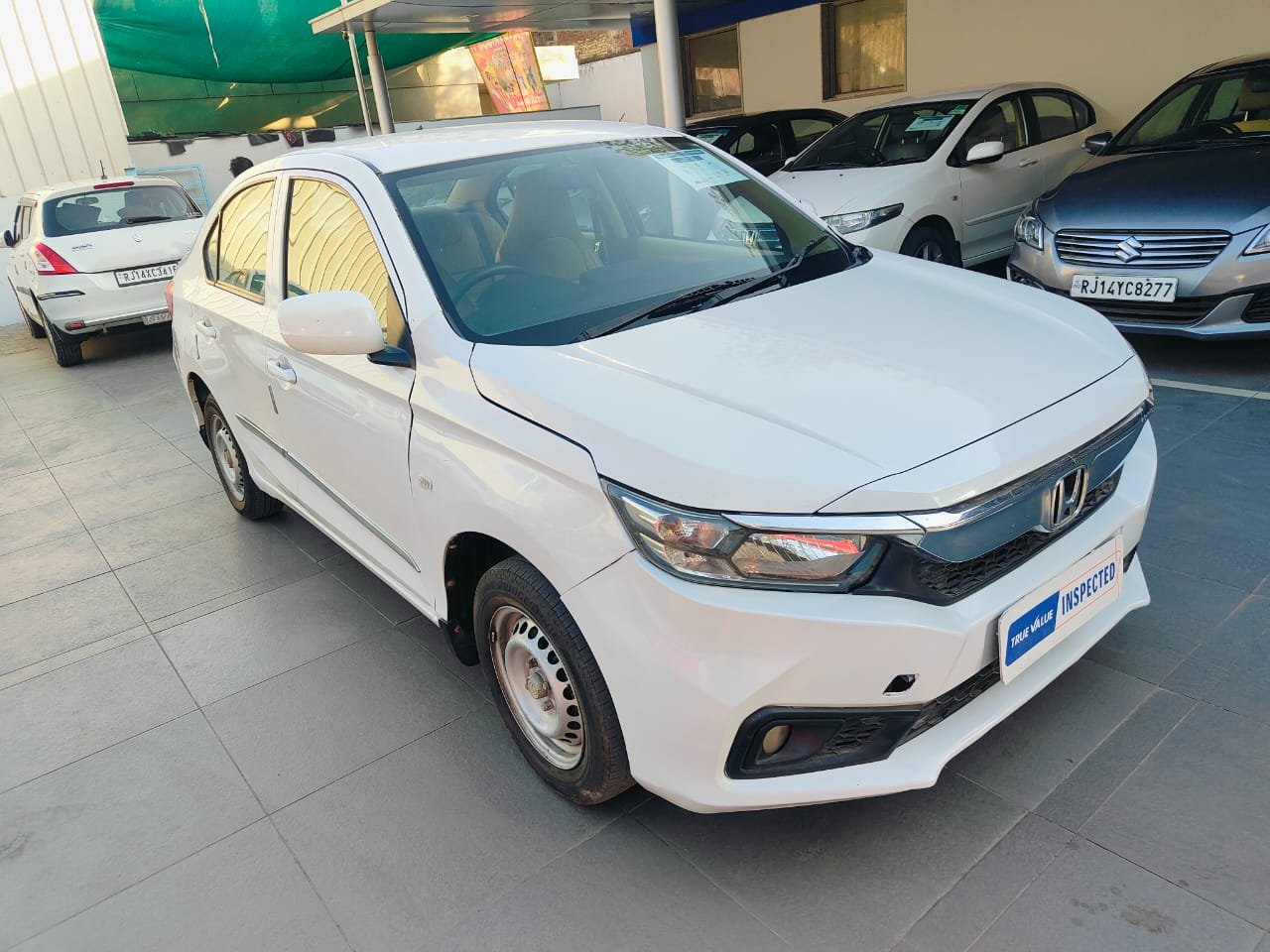 Honda Amaze 1.2 E MT- White