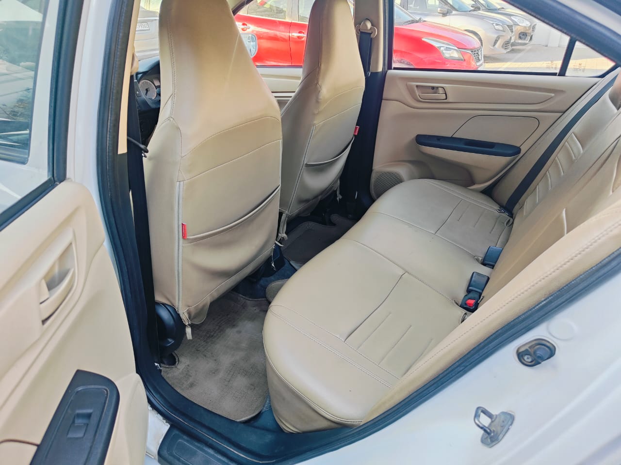 Honda Amaze 1.2 E MT- White