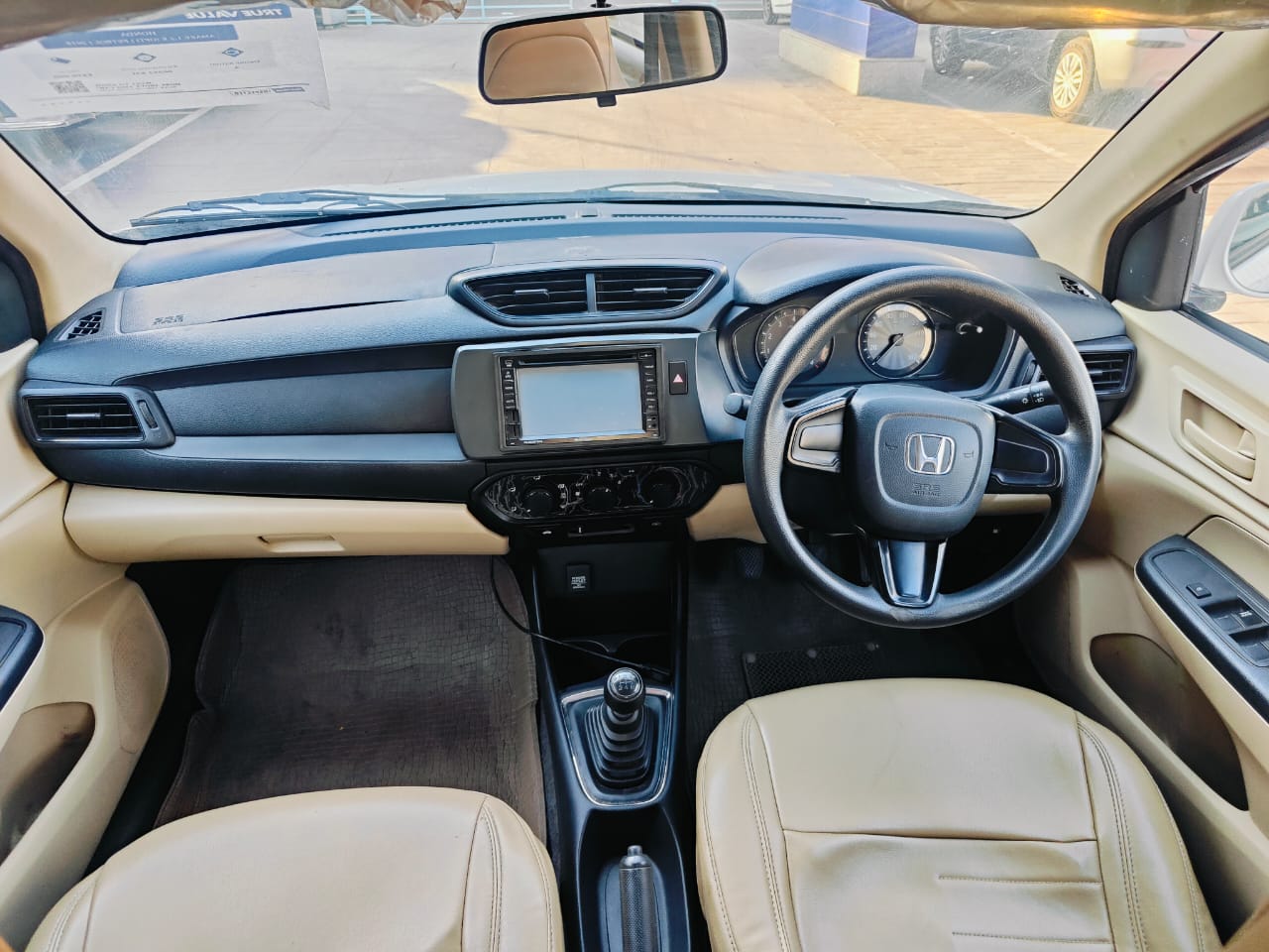 Honda Amaze 1.2 E MT- White
