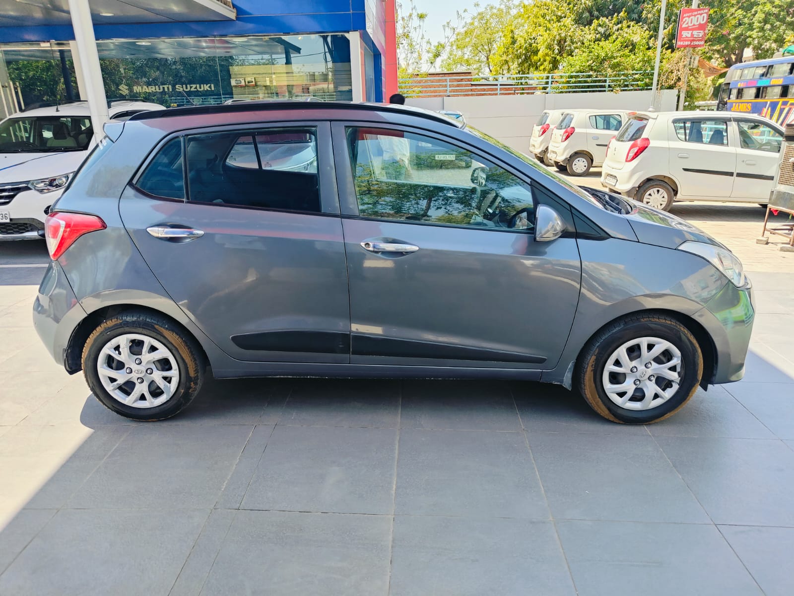 Hyundai Grand I-10 Sportz (O) 1.2