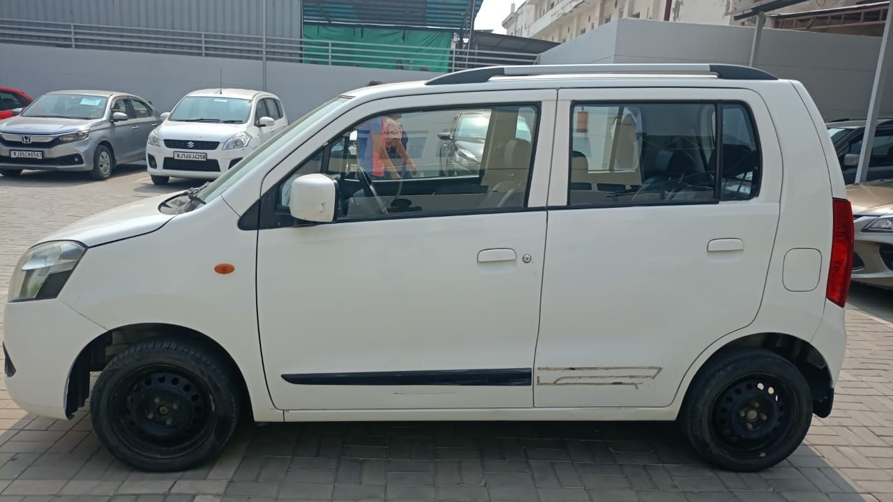 Maruti Suzuki Wagon R Vxi- White