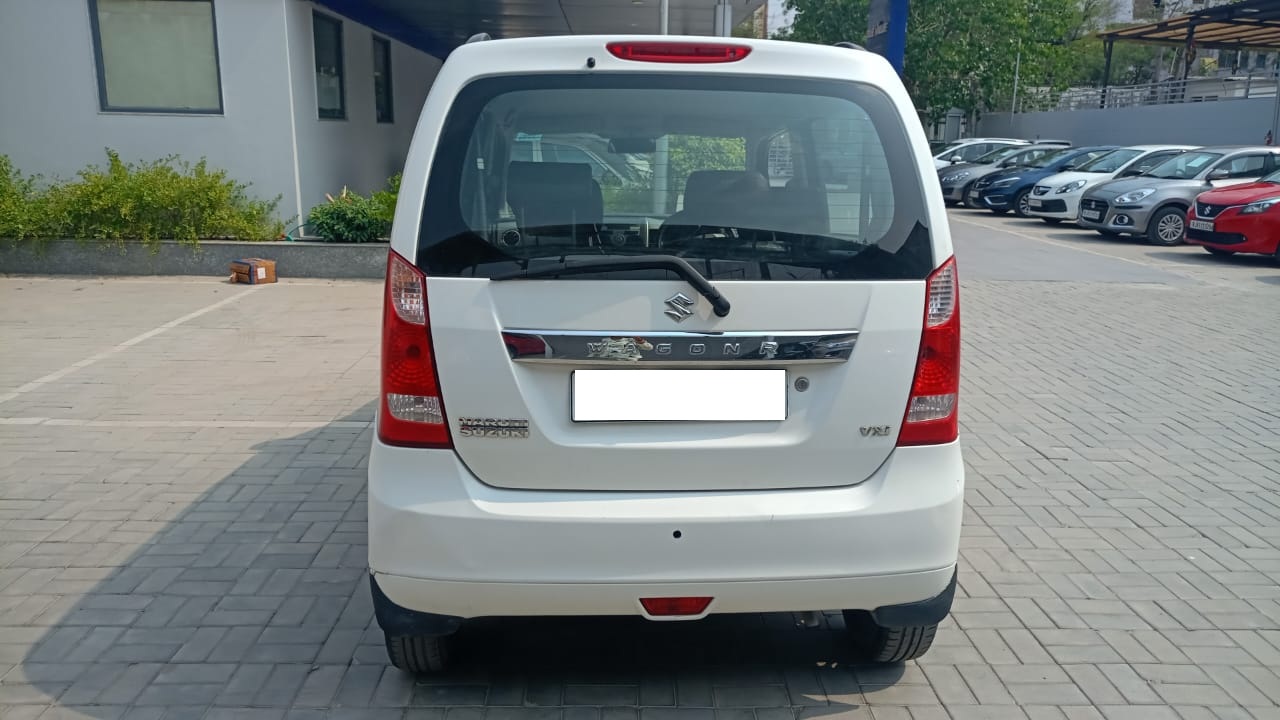 Maruti Suzuki Wagon R Vxi- White