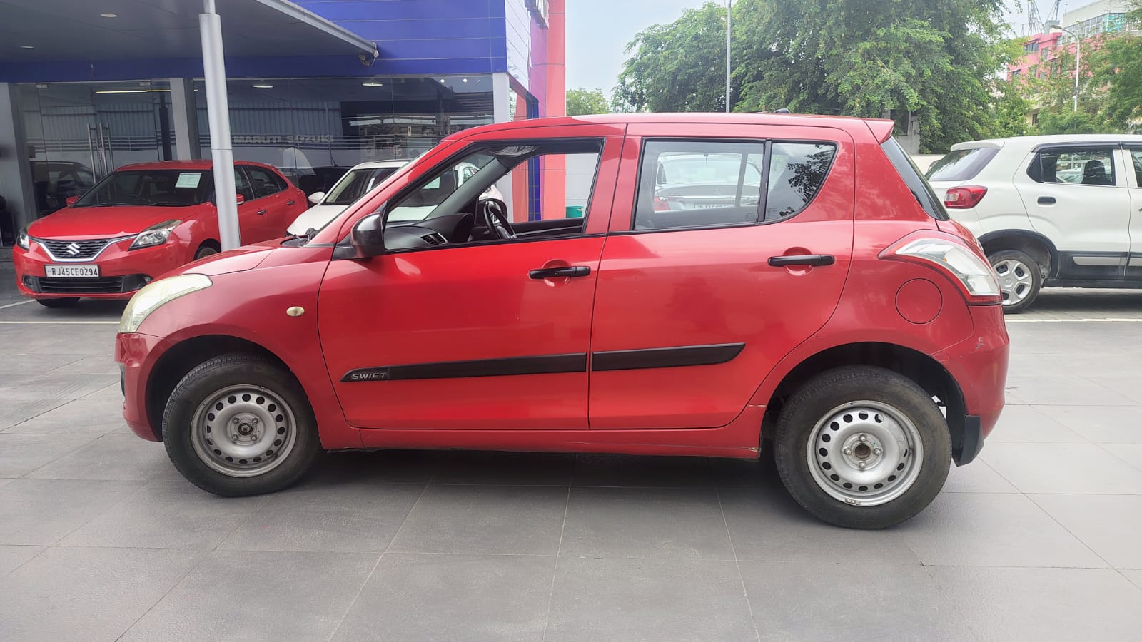Maruti Suzuki Swift LXI