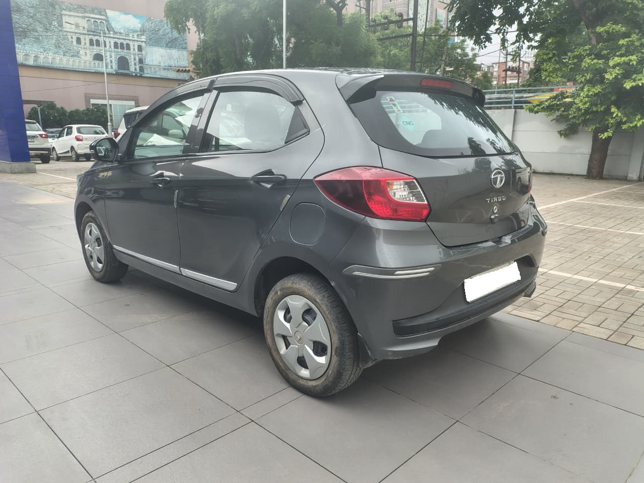 Tata Tiago XT