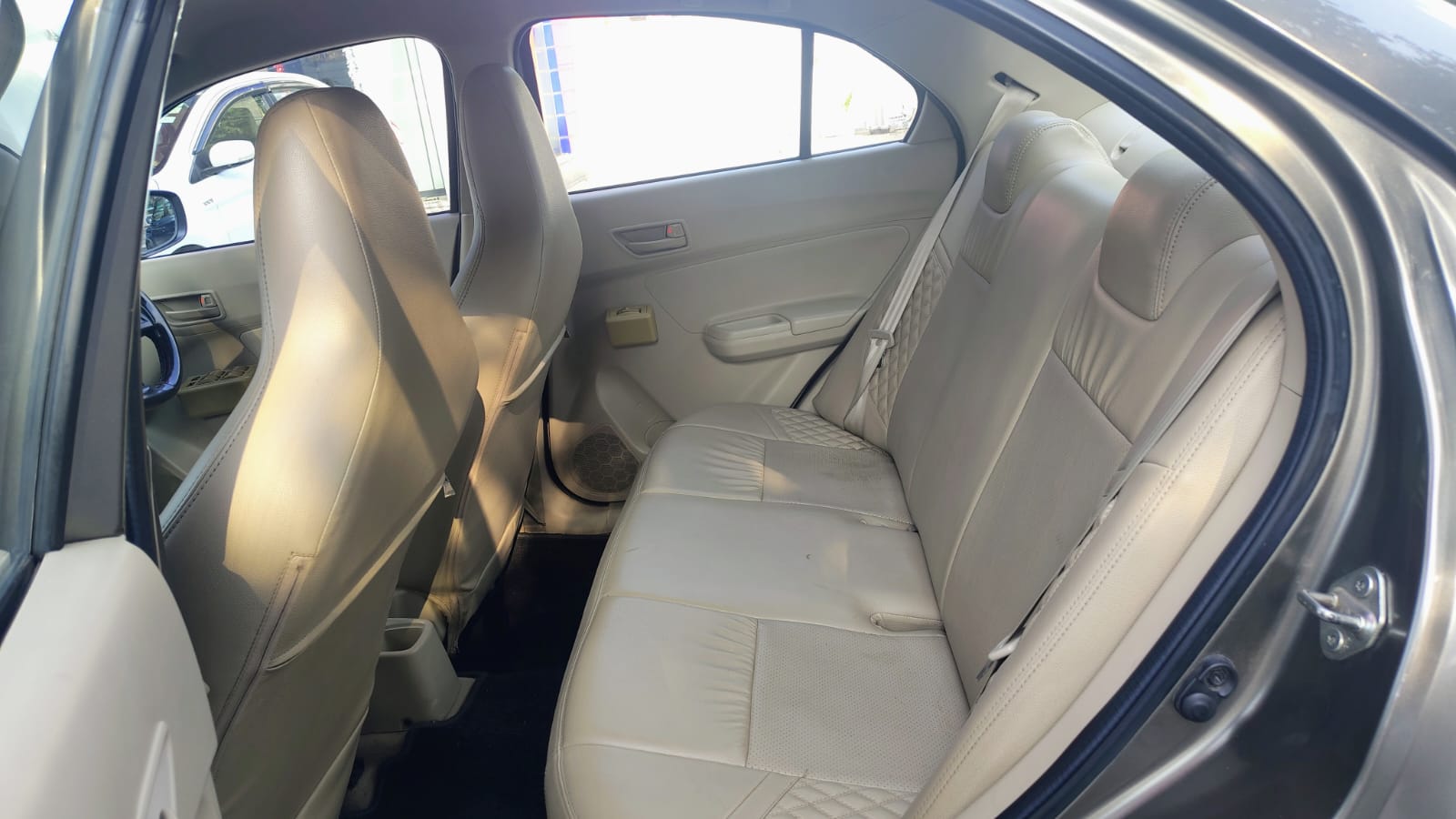 Maruti Suzuki Dzire LXI