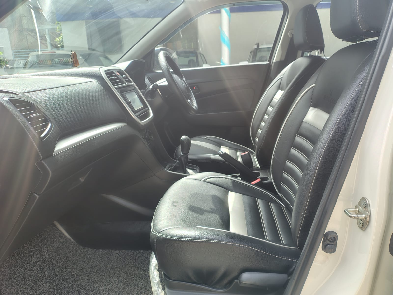 Maruti Suzuki Brezza LXI