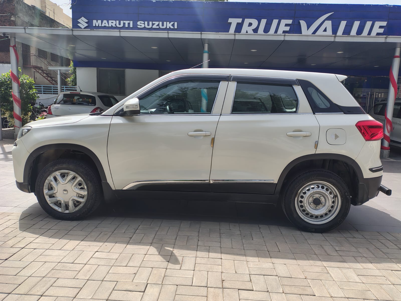 Maruti Suzuki Brezza LXI