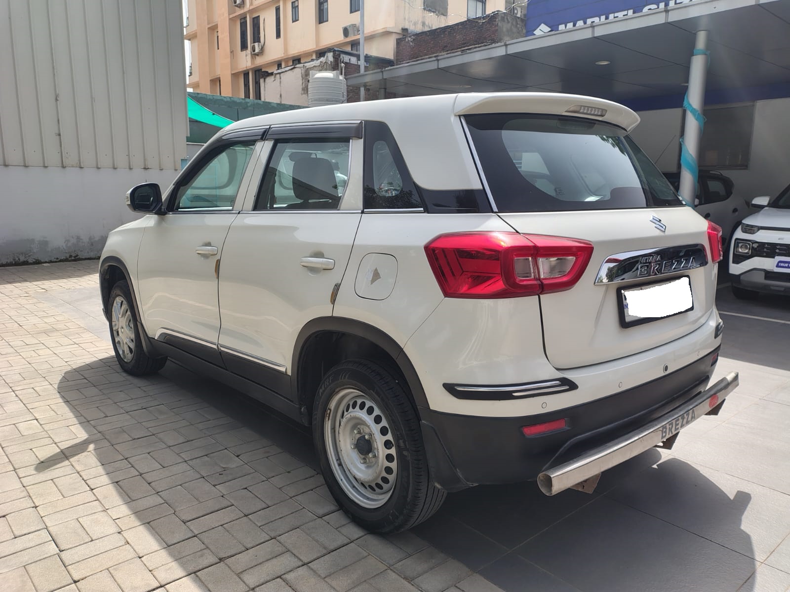 Maruti Suzuki Brezza LXI