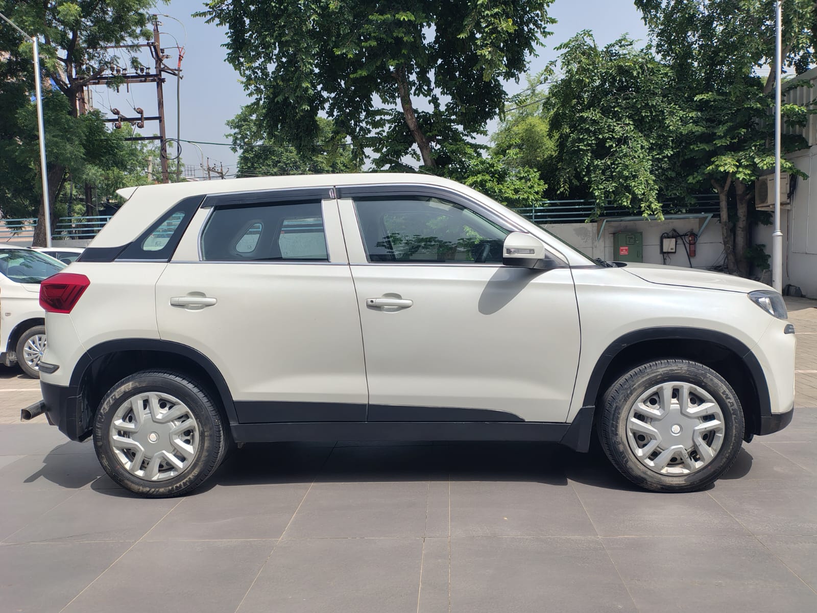 Maruti Suzuki Brezza LXI