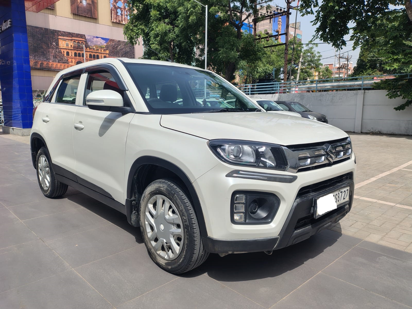 Maruti Suzuki Brezza LXI