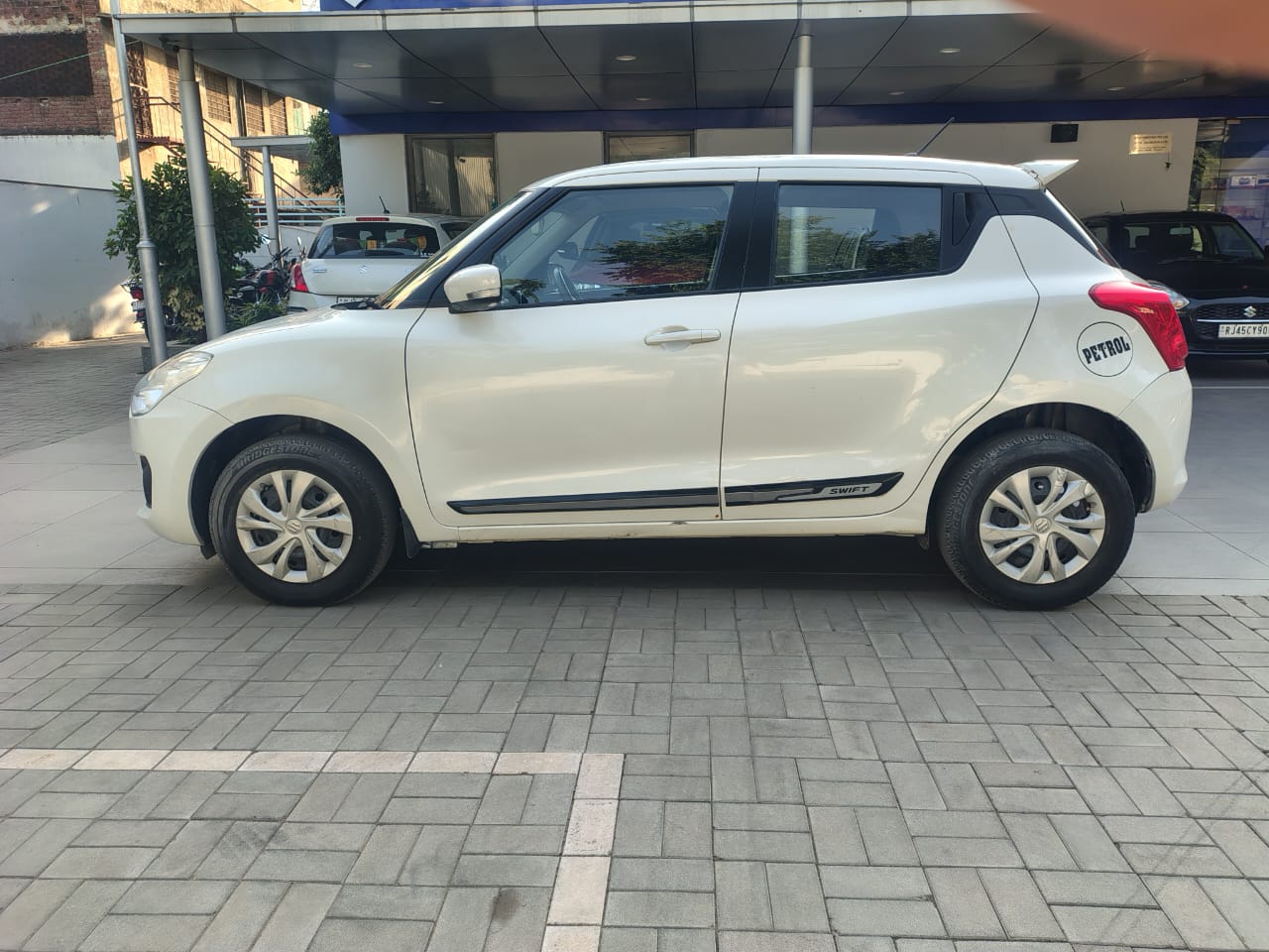 Maruti Suzuki Swift VXI