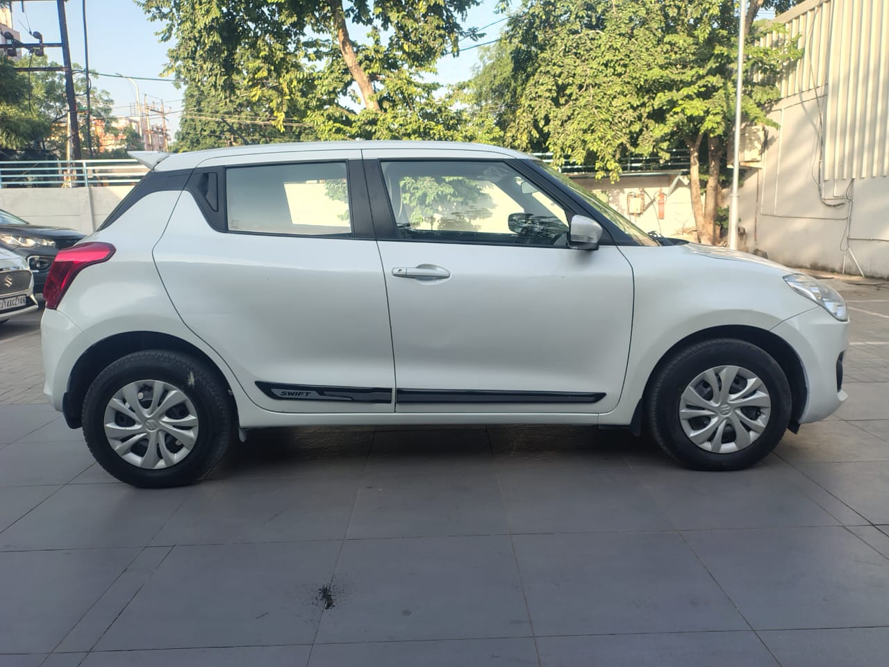 Maruti Suzuki Swift VXI