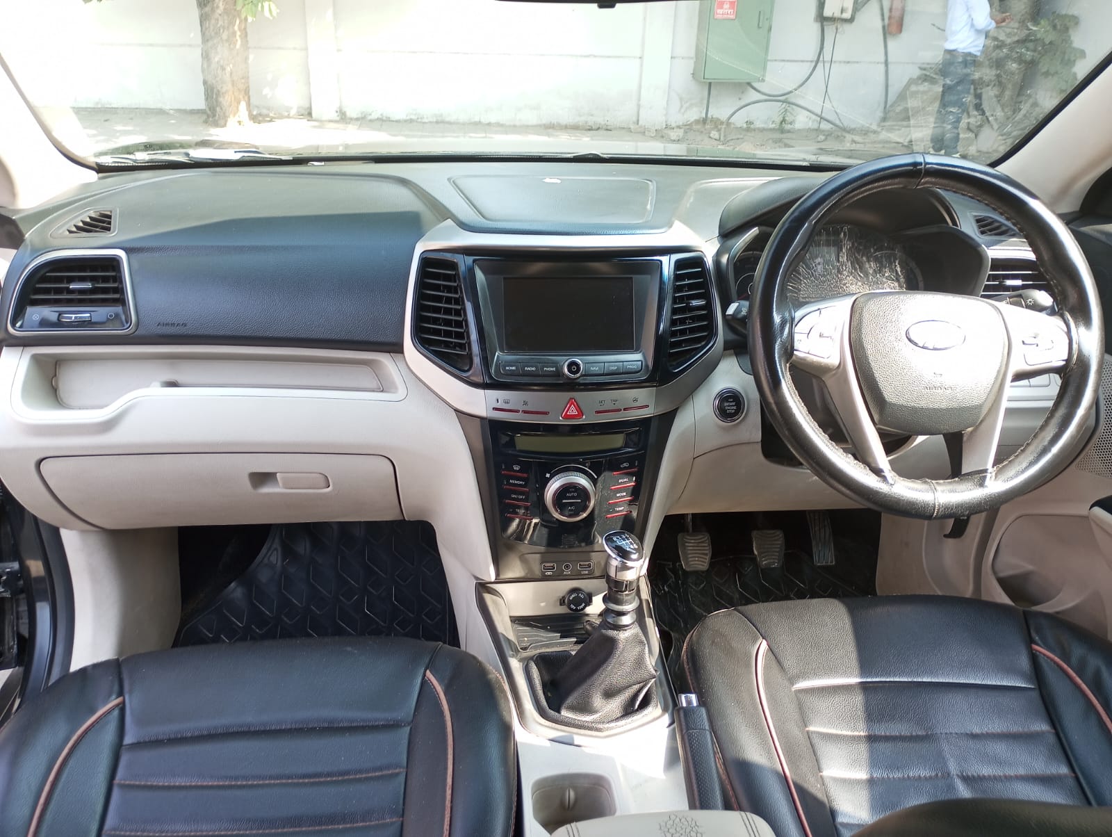 Mahindra XUV 300