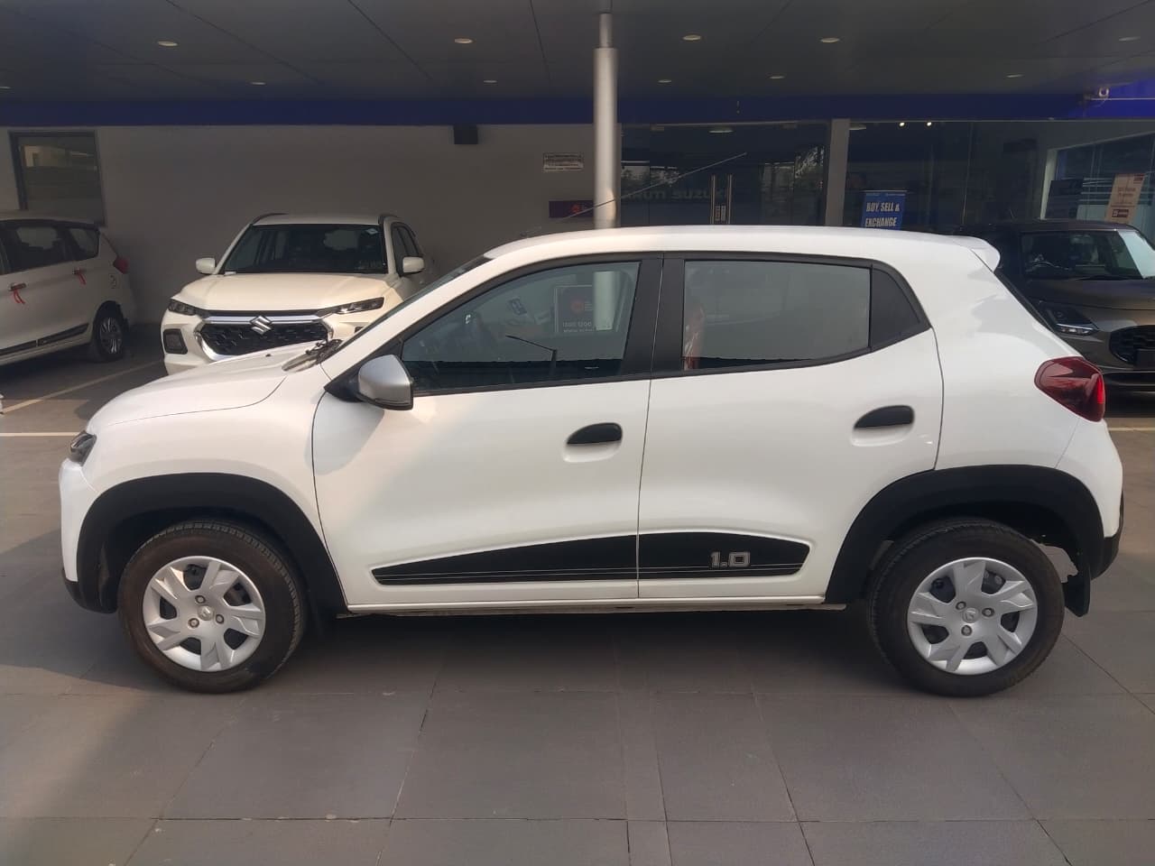Renault Kwid RXT AMT