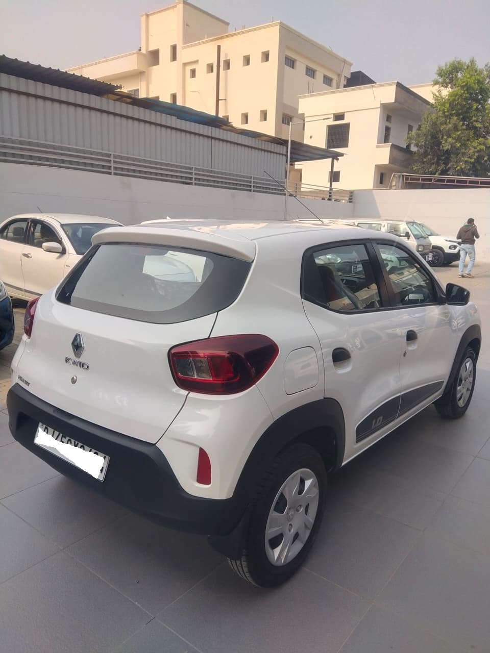 Renault Kwid RXT AMT