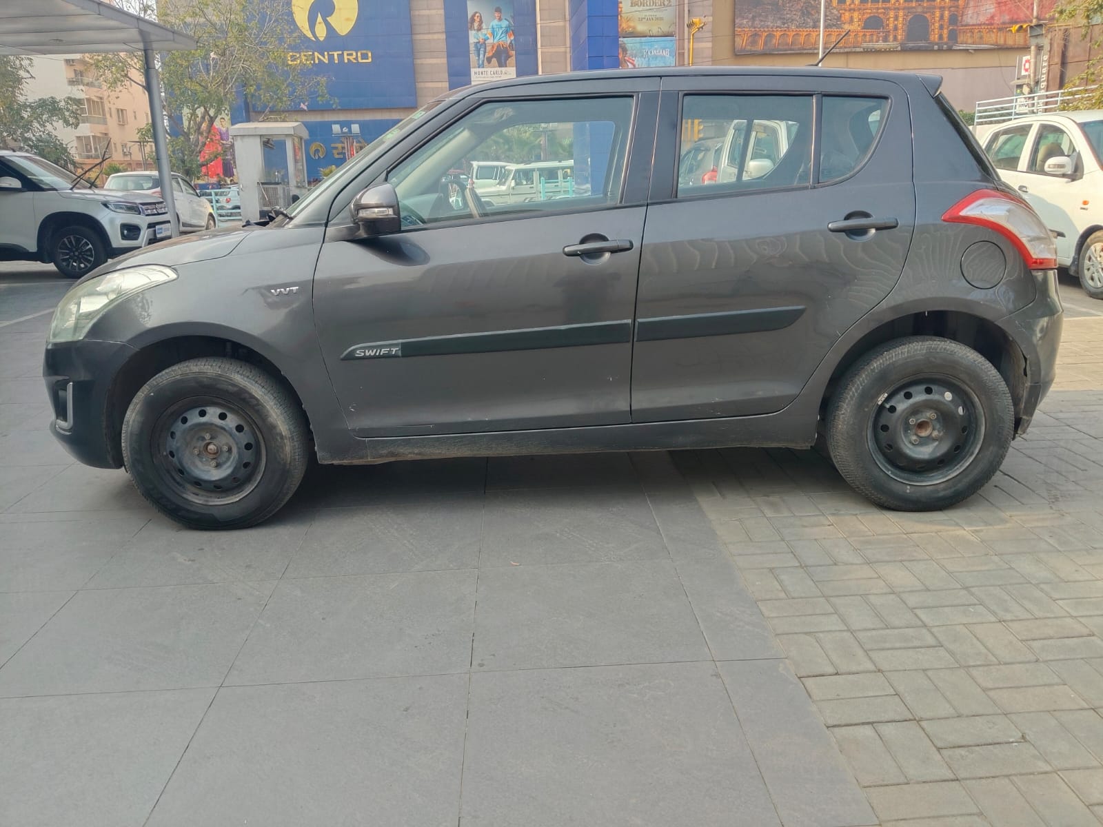 Maruti Suzuki Swift VXI