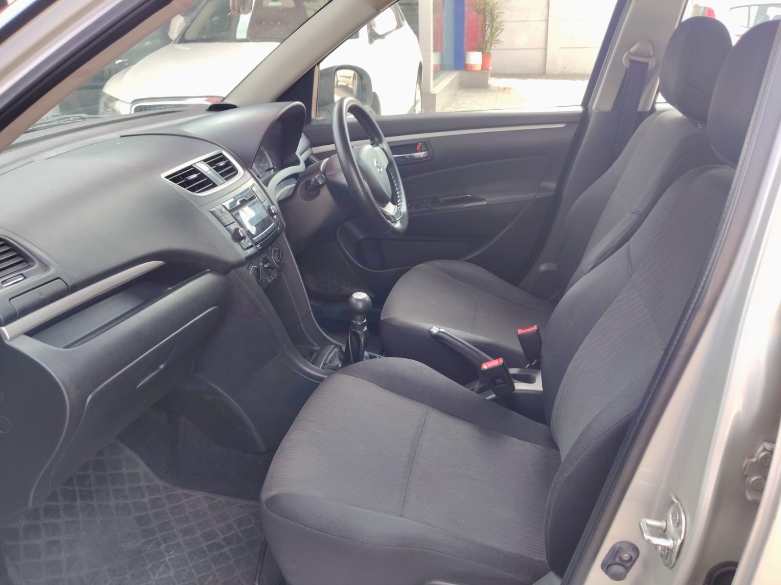 Maruti Suzuki Swift VXI