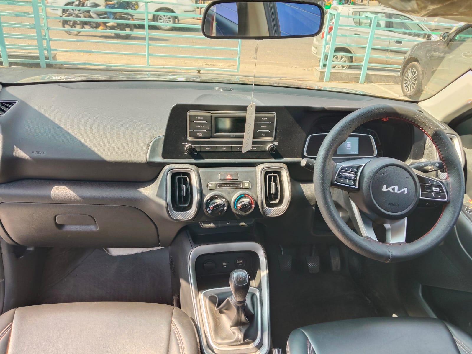 Kia Sonet G1.2 5MT HTK