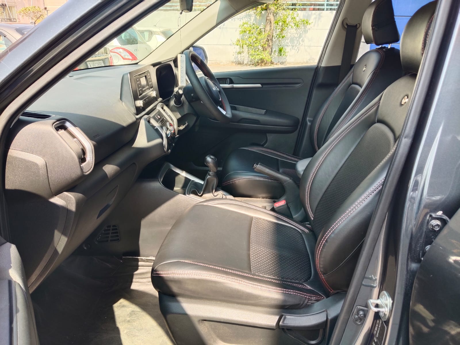 Kia Sonet G1.2 5MT HTK