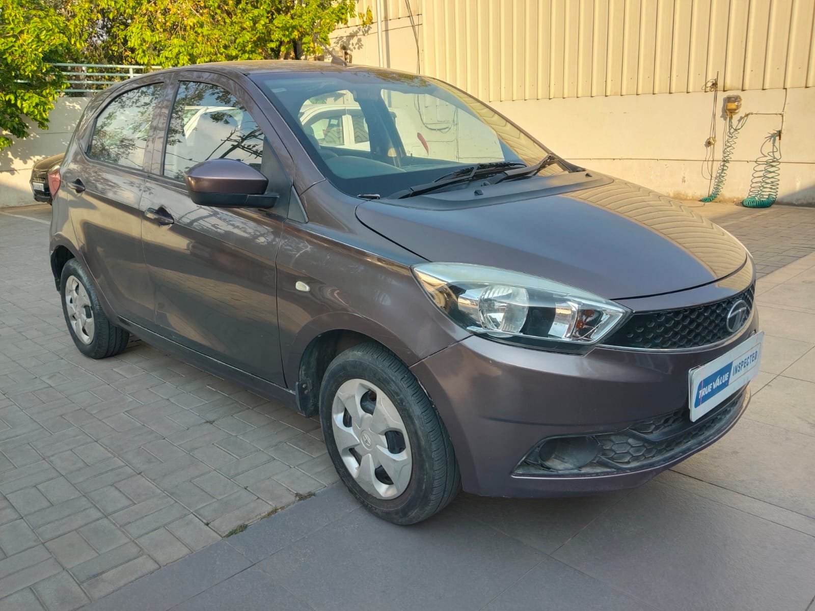 Maruti Suzuki Tiago XT