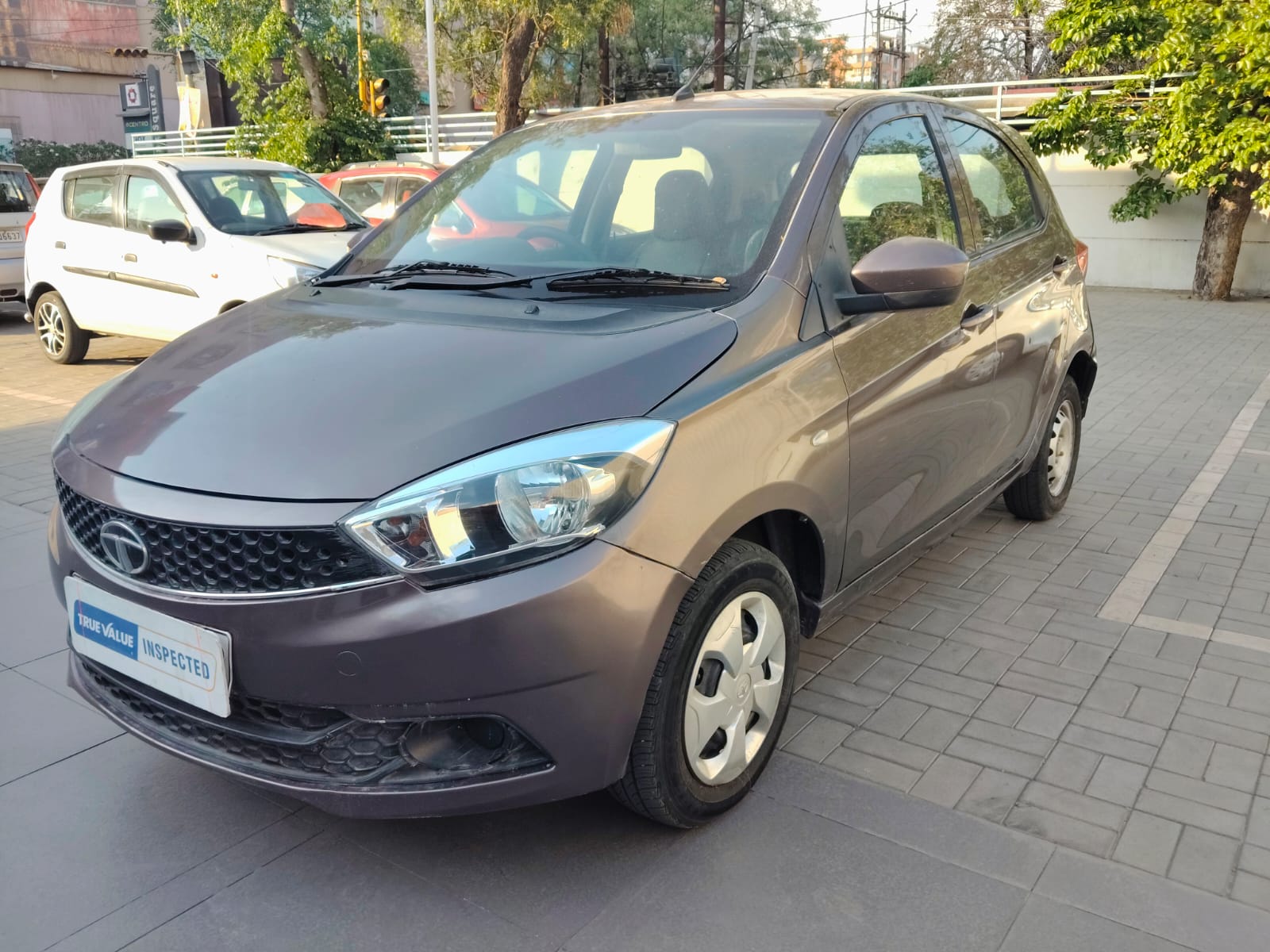 Maruti Suzuki Tiago XT