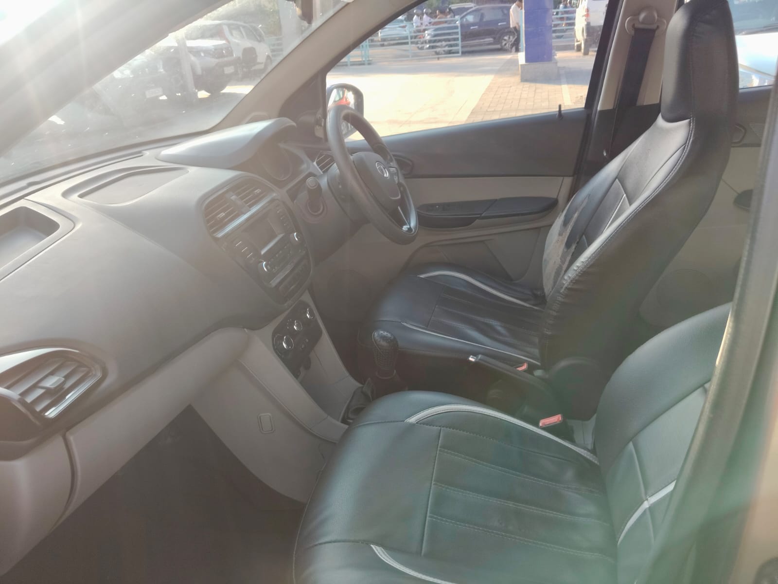 Maruti Suzuki Tiago XT