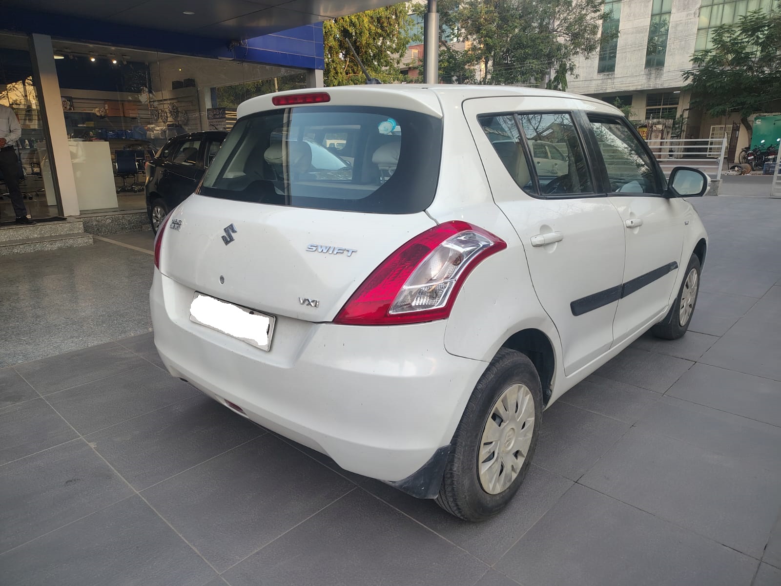 Maruti Suzuki Swift VXI