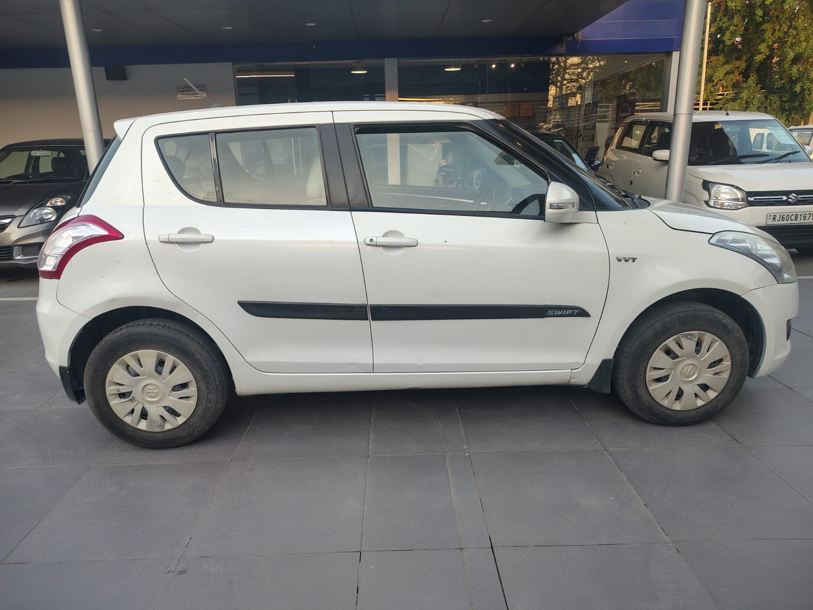 Maruti Suzuki Swift VXI