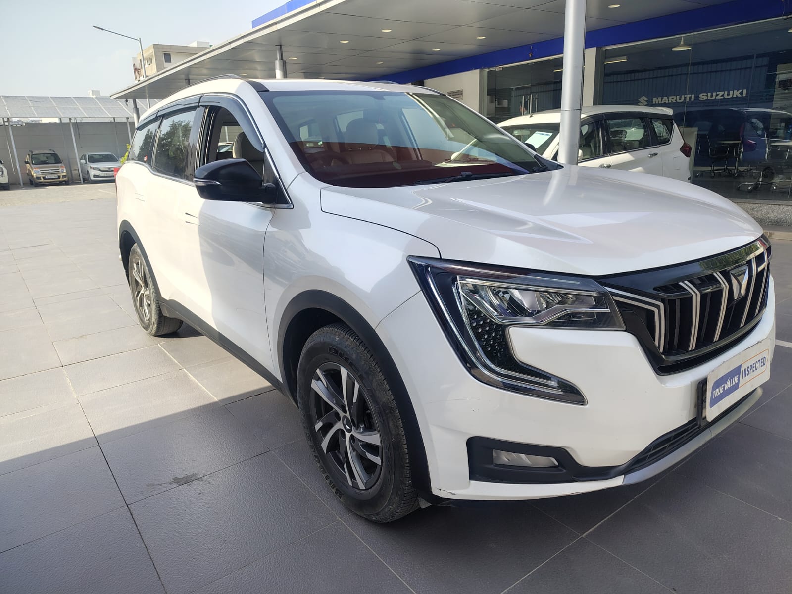 Mahindra XUV 700 AX5