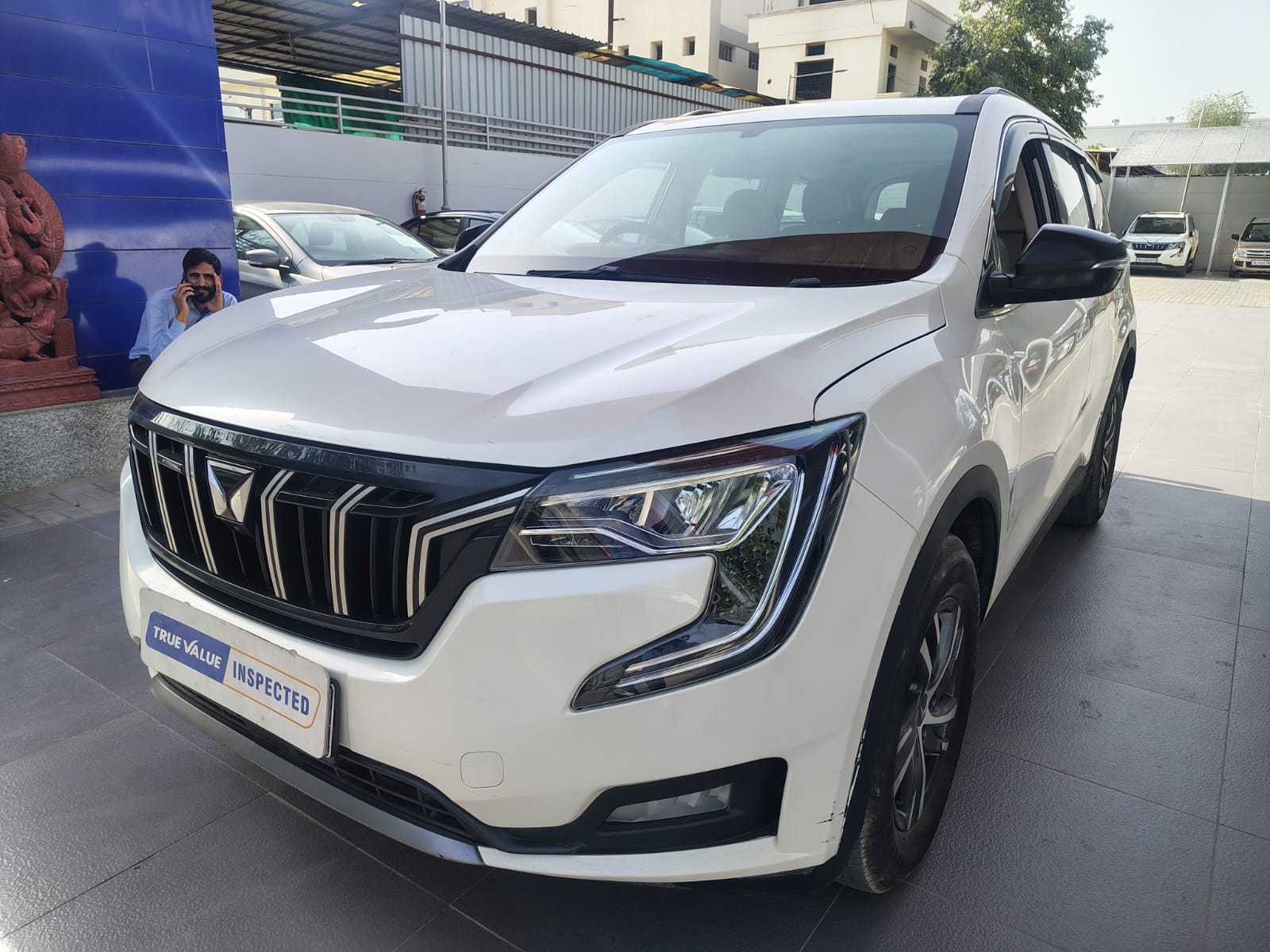 Mahindra XUV 700 AX5