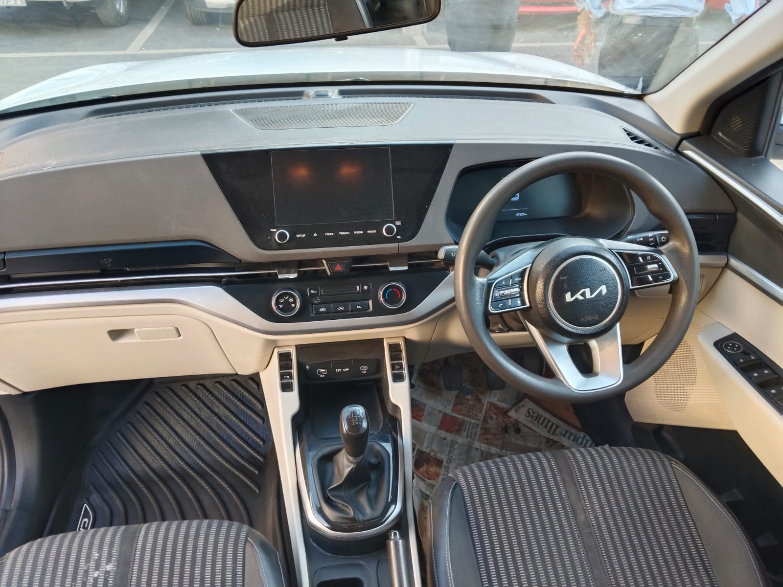 Kia Carens G MT