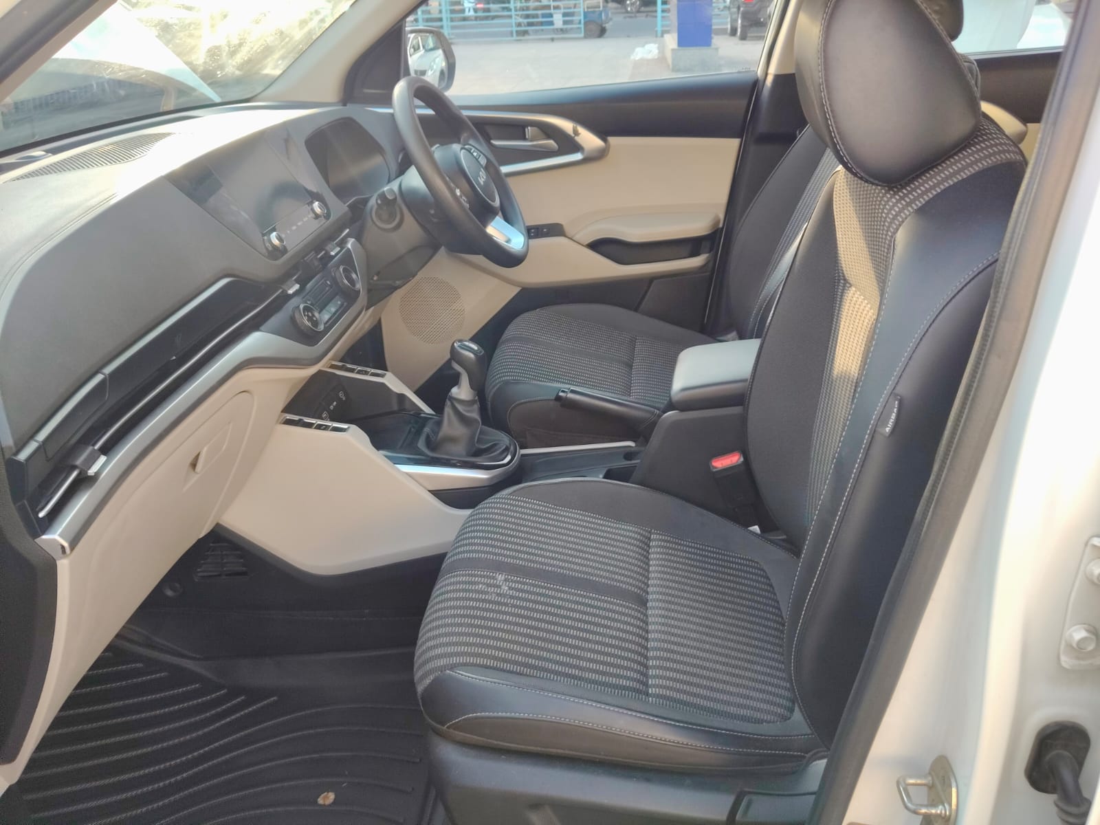 Kia Carens G MT