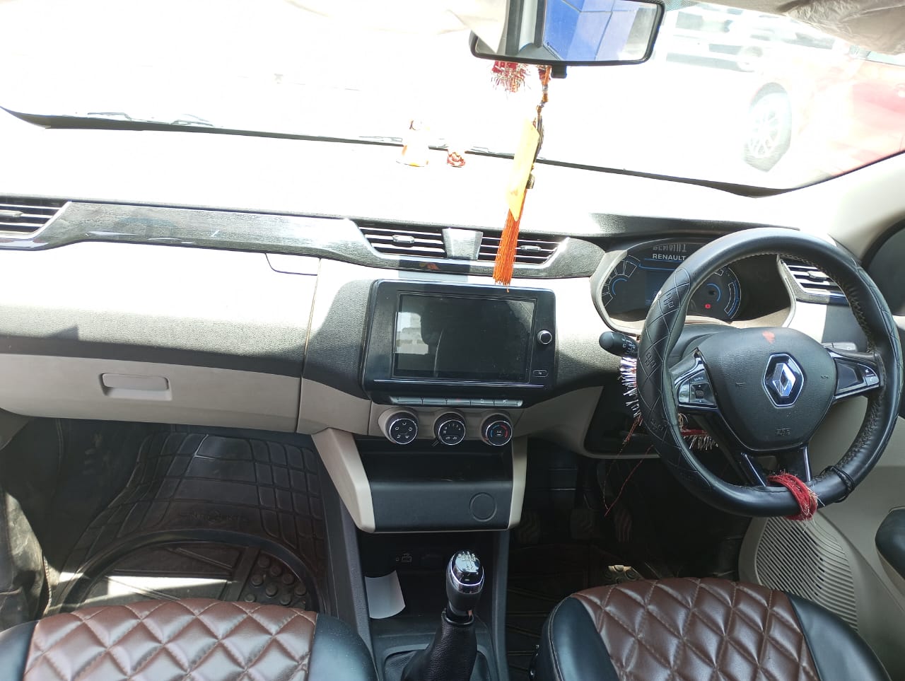 Renault Triber RXT MT