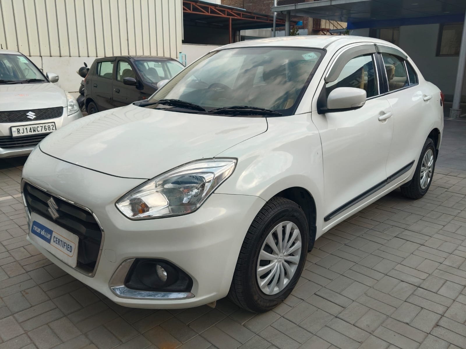 Maruti Suzuki Dzire vxi CNG