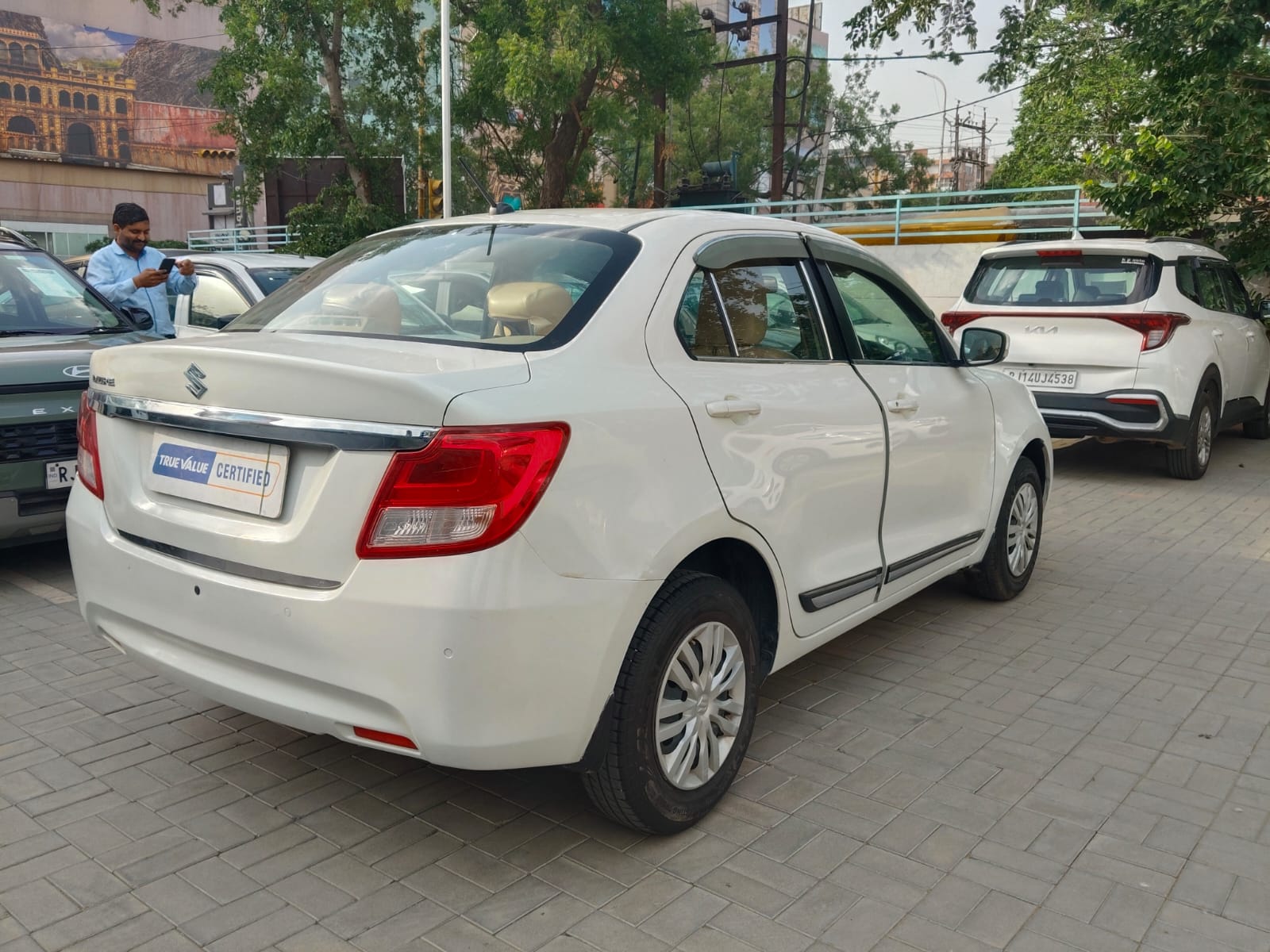 Maruti Suzuki Dzire vxi CNG