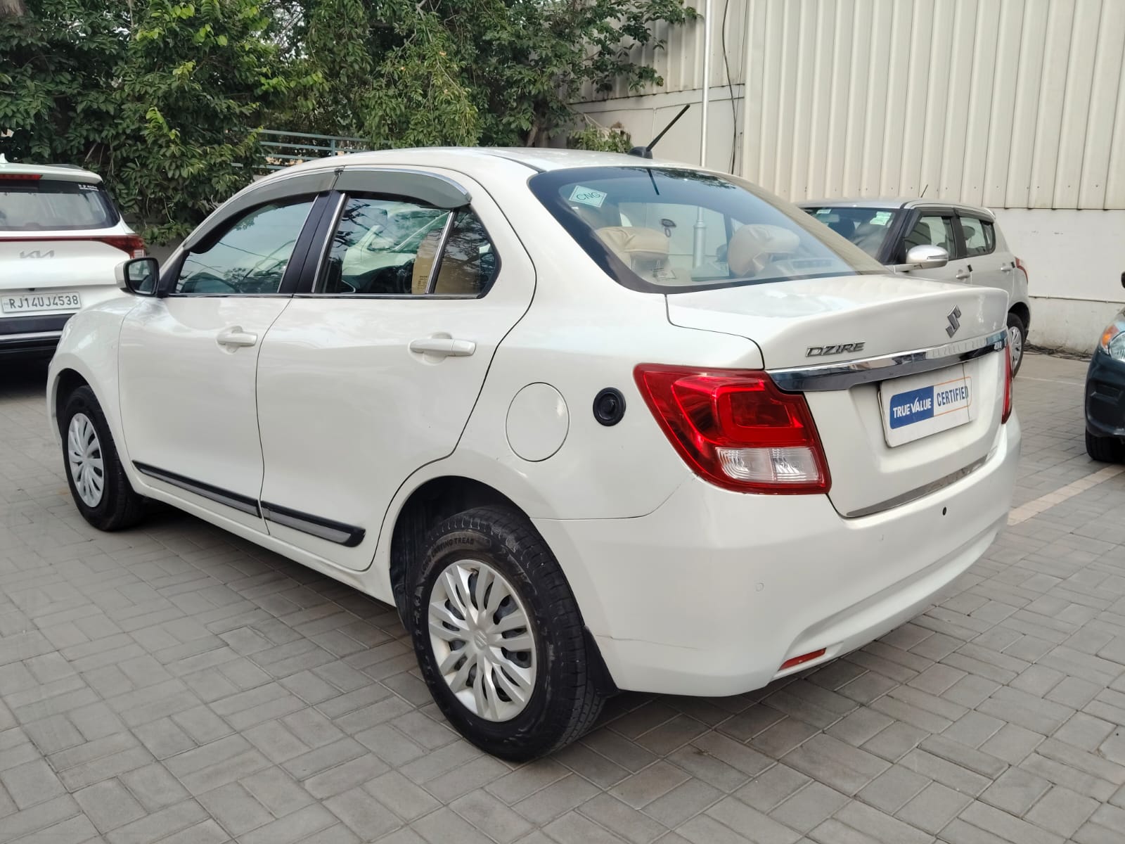 Maruti Suzuki Dzire vxi CNG
