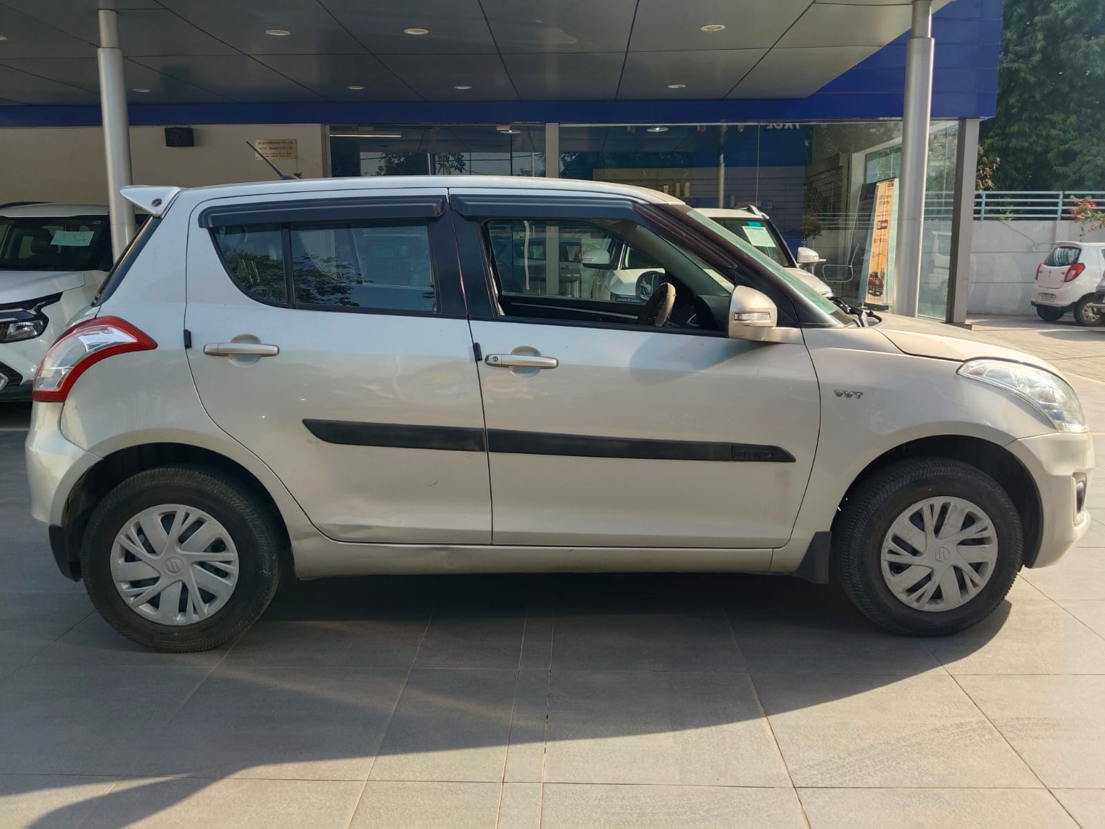 Maruti Suzuki Swift vxi