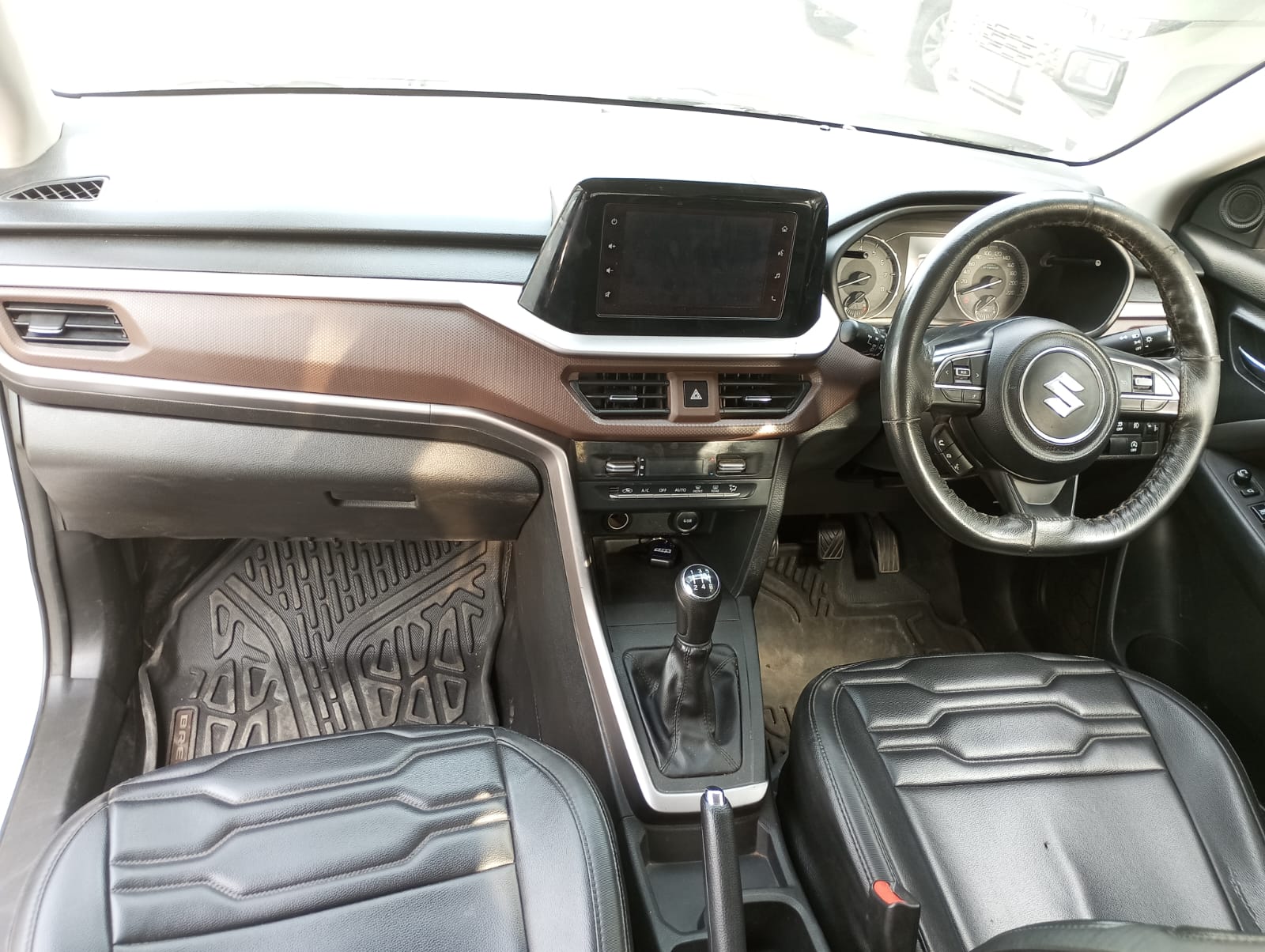 Maruti Suzuki Brezza Smart Hybrid zxi o