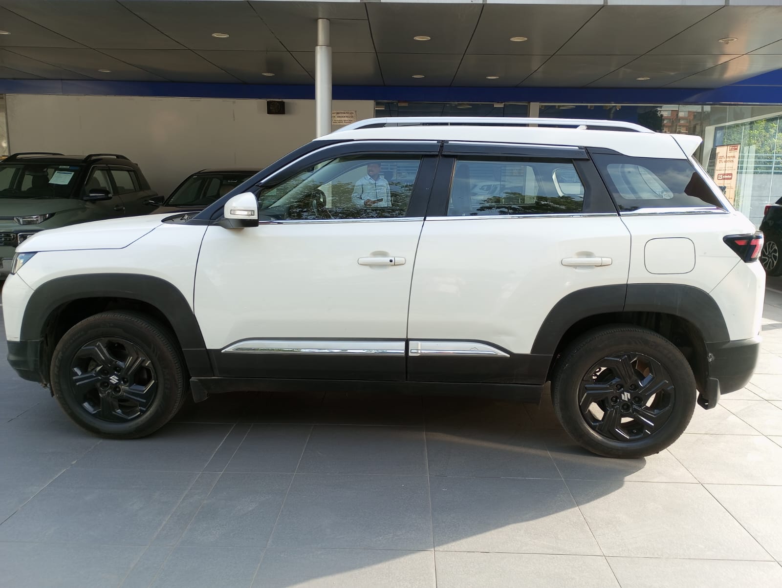 Maruti Suzuki Brezza Smart Hybrid zxi o
