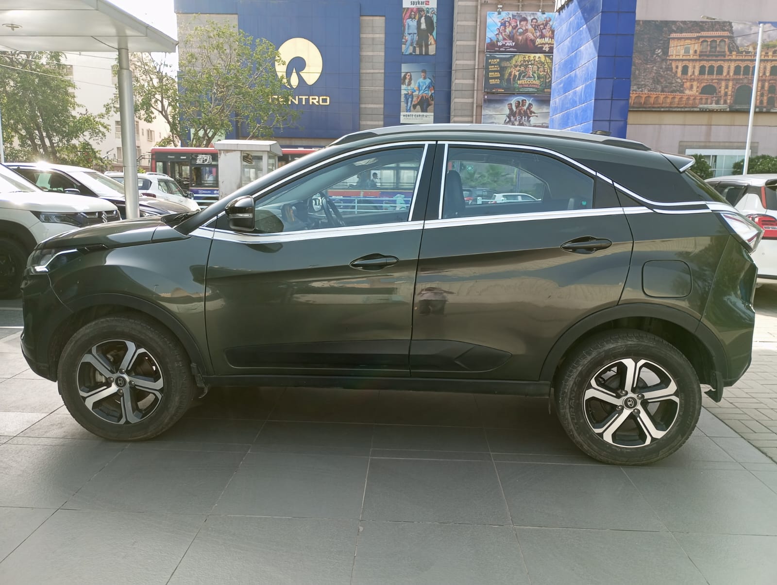 Tata Nexon xz+ s