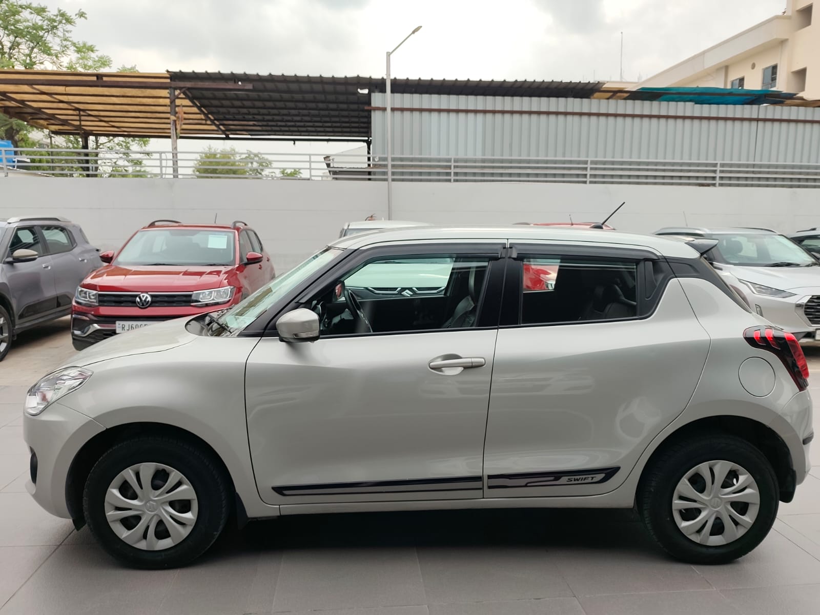 Maruti Suzuki Swift VXI