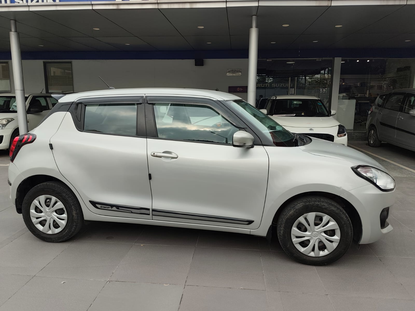 Maruti Suzuki Swift VXI