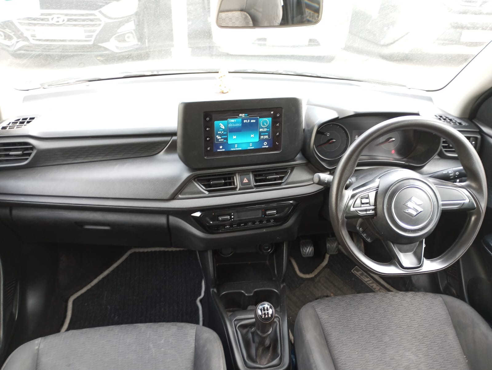 Maruti Suzuki Swift Vxi