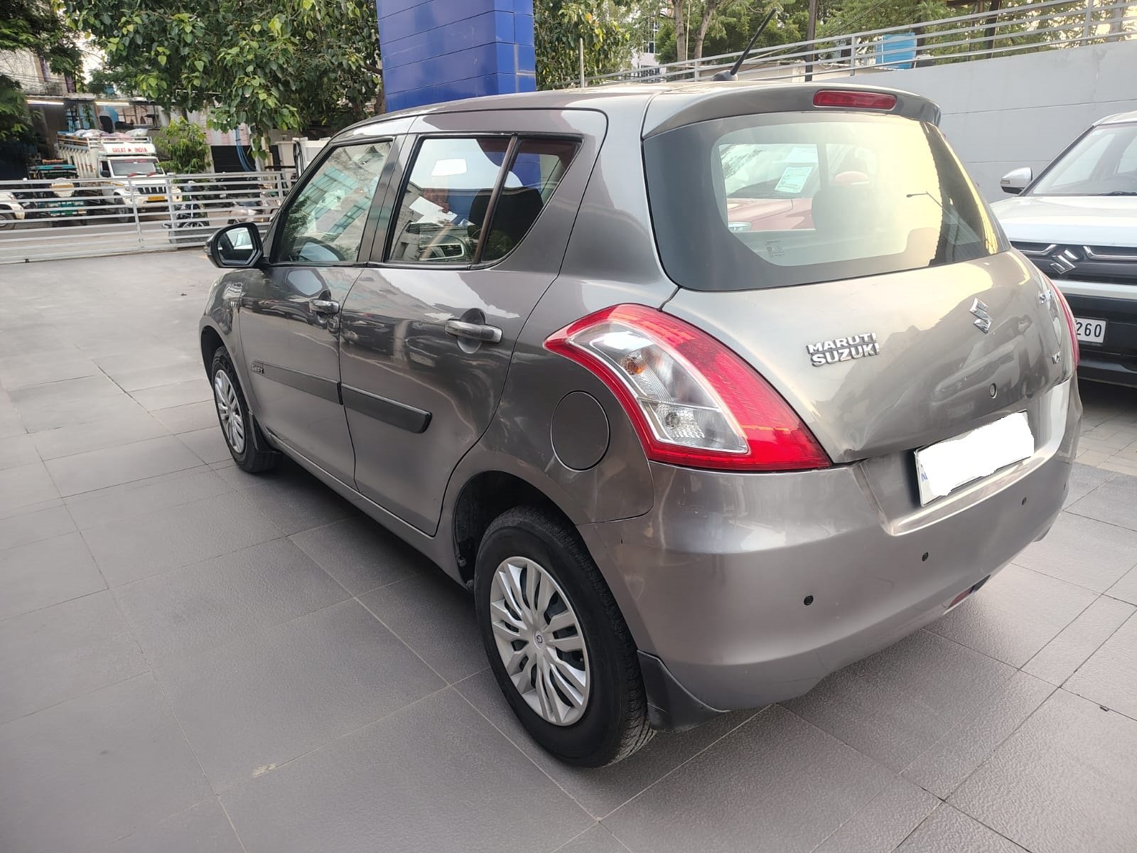 Maruti Suzuki Swift Vxi