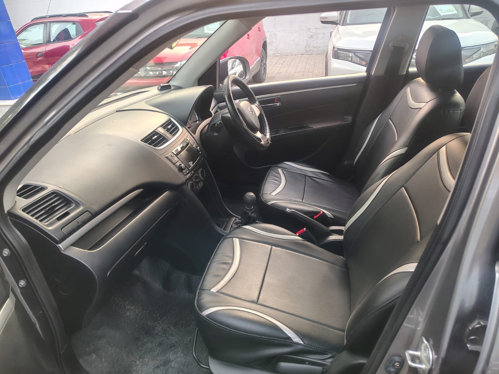 Maruti Suzuki Swift Vxi