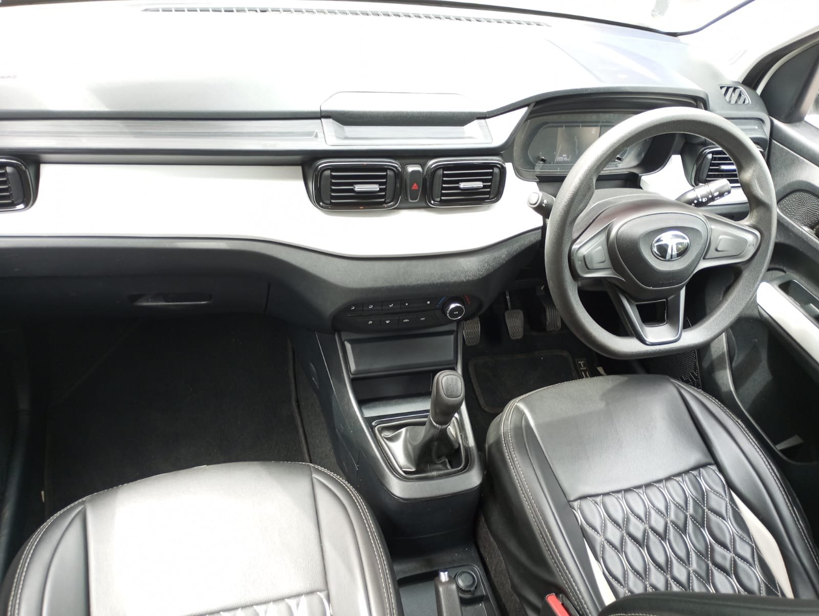 Tata Motors Punch Pur 1.2P MT BS6PH2