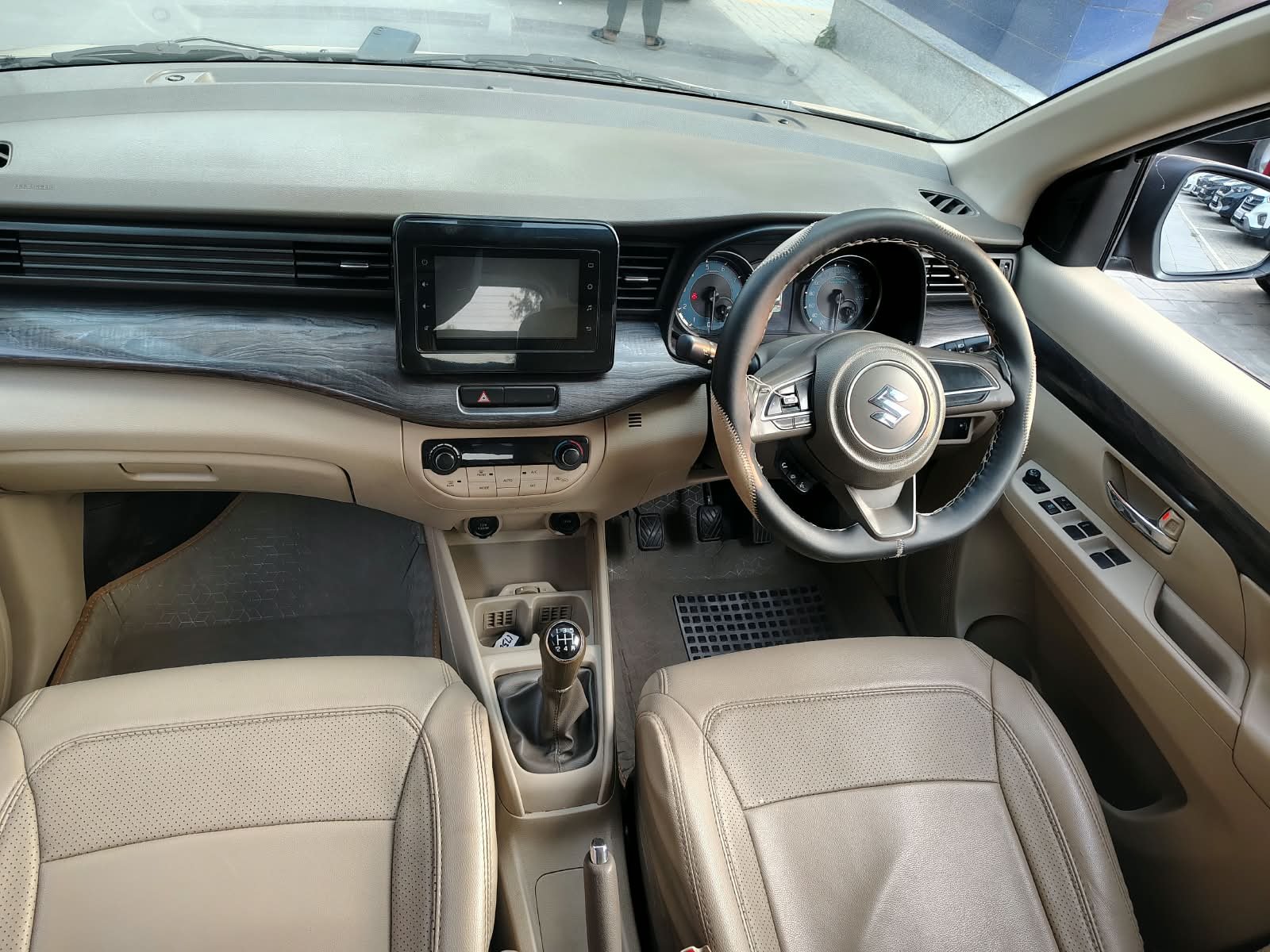 Maruti Suzuki Ertiga Zxi