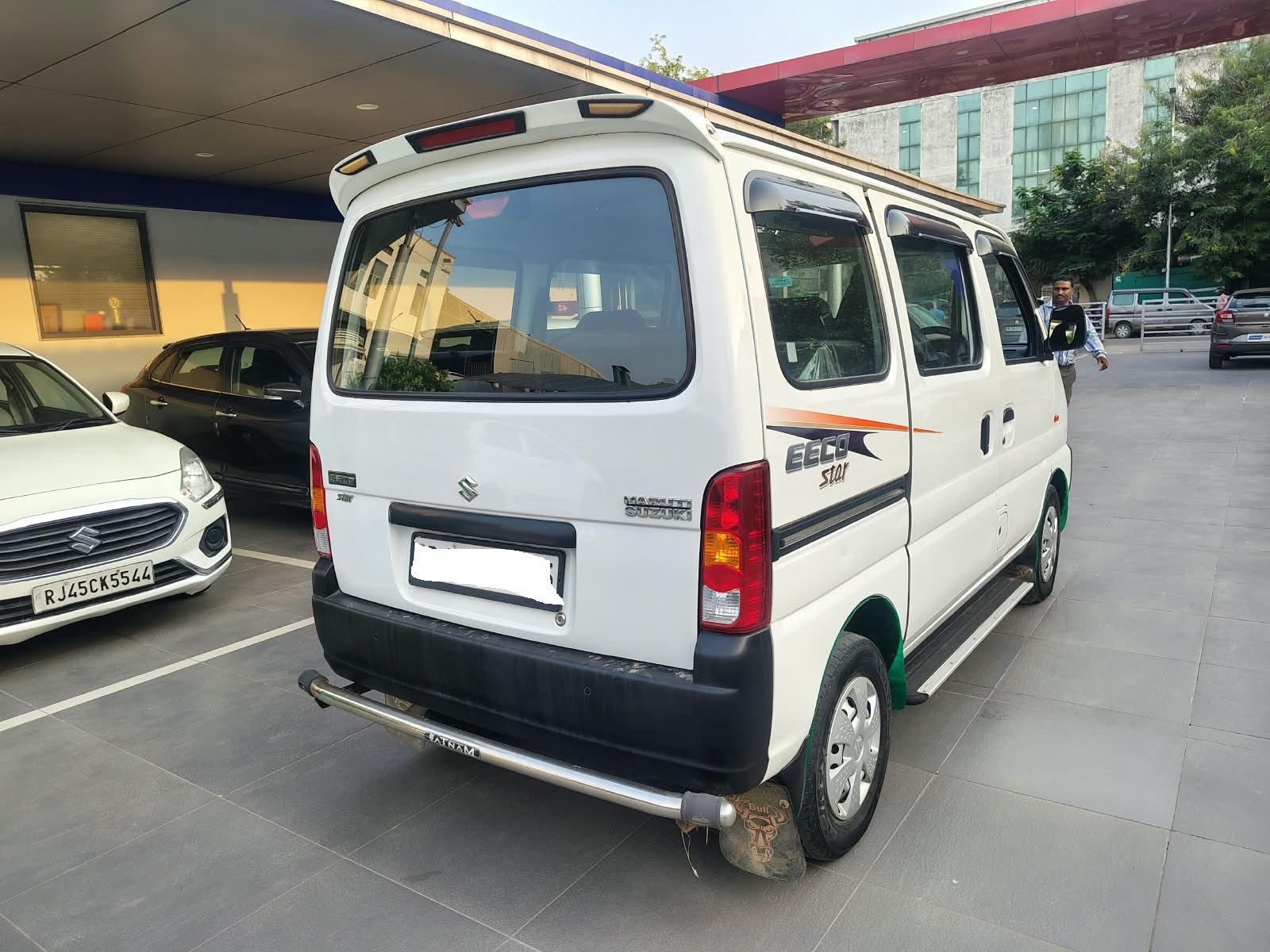 Maruti Suzuki Eeco 5 STR AC